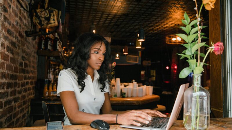 Think Before You Side Hustle: The Do’s & Don’ts of Side Hustling